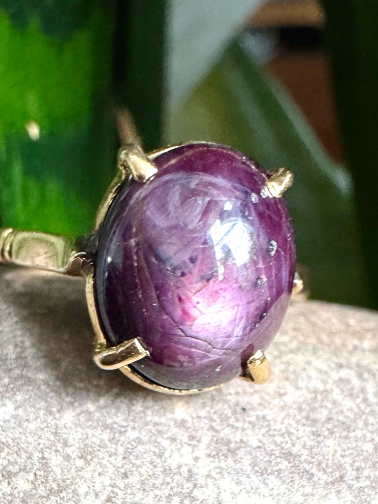 18k  65 Ct Ruby Star Sapphire